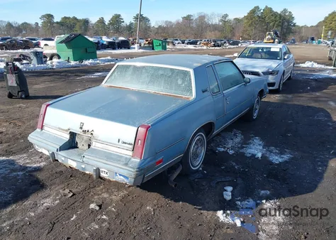 1985 Oldsmobile Cutlass Supreme Brougham z USA, uszkodzony, nr VIN 2G3GM47A8F2331750